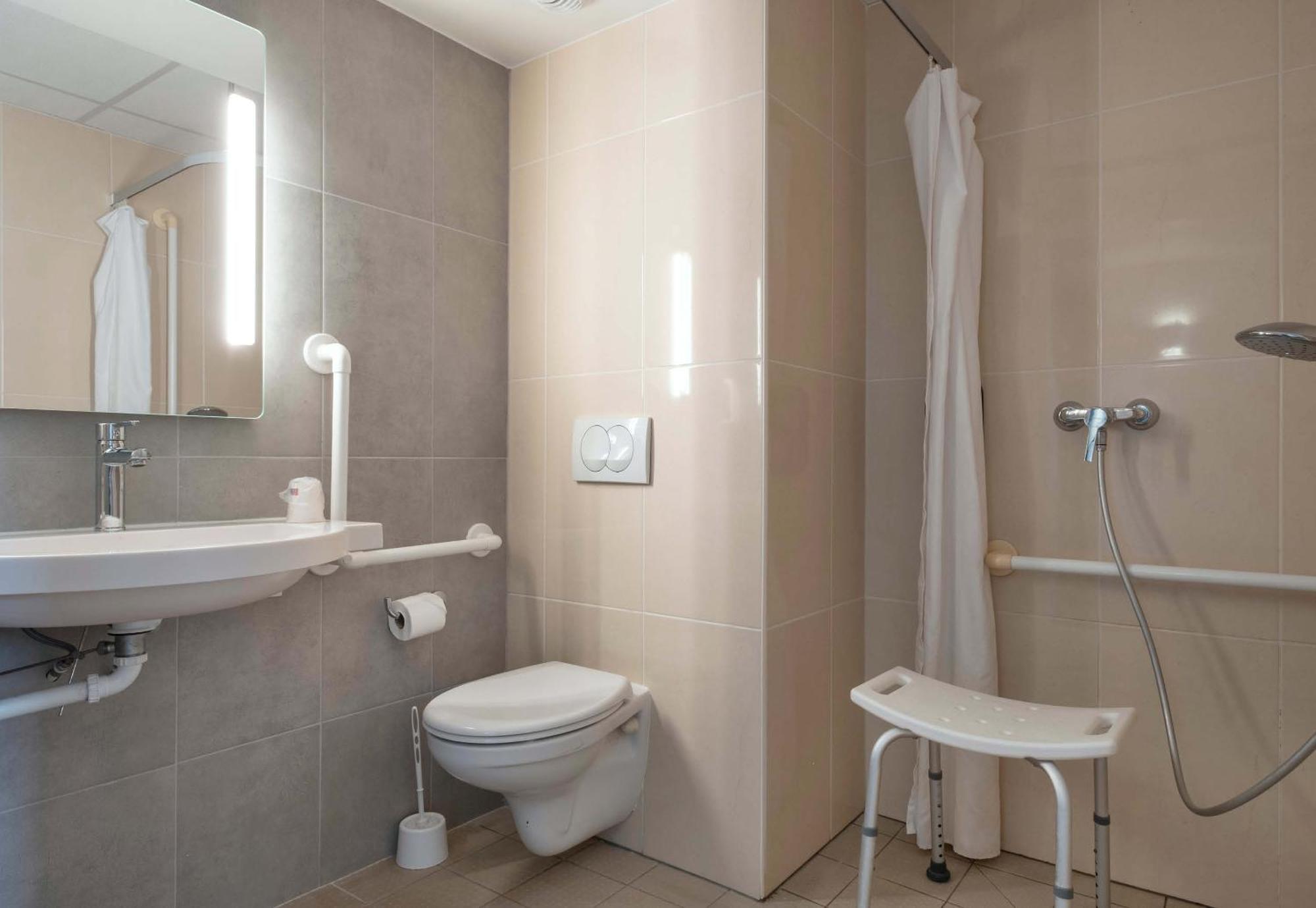 B&B Hotel Niort Marais Poitevin Est Exteriör bild