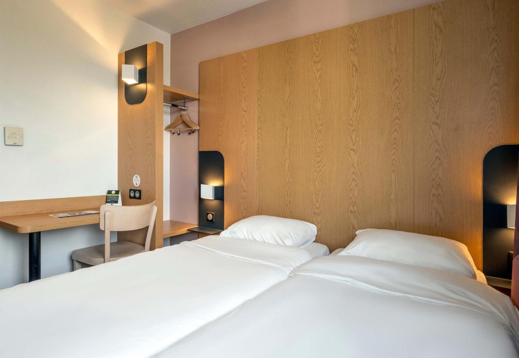B&B Hotel Niort Marais Poitevin Est Exteriör bild