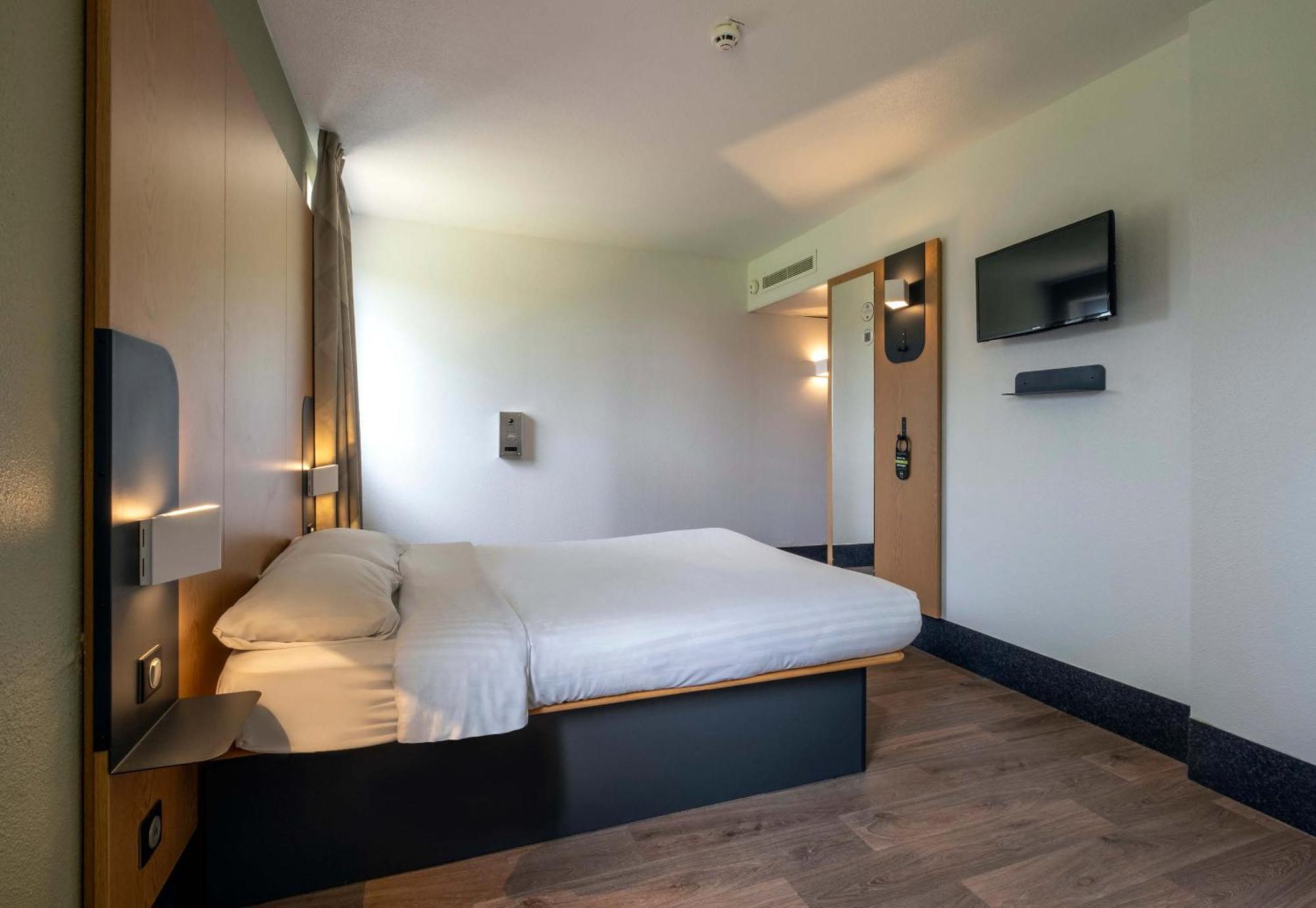B&B Hotel Niort Marais Poitevin Est Exteriör bild